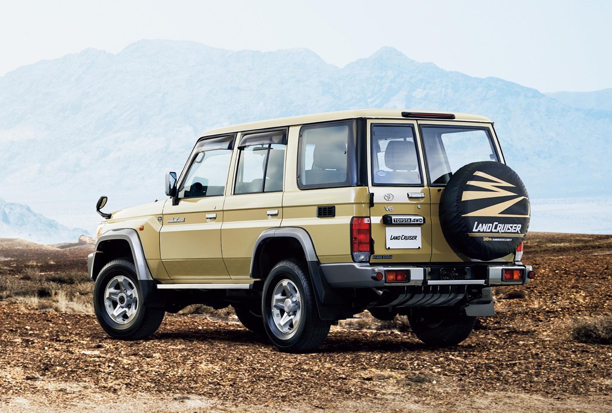 トヨタ ランドクルーザー ZX DSL 2.8L 4WD(7人乗り) ※モノトーン仕様車